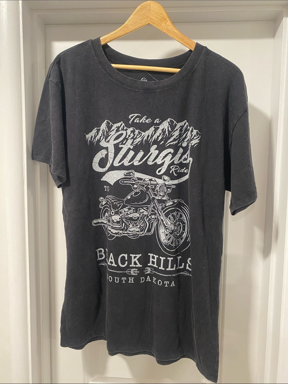 Vintage threads Black Hills South Dakota Sturgis graphic tee. NWOT.